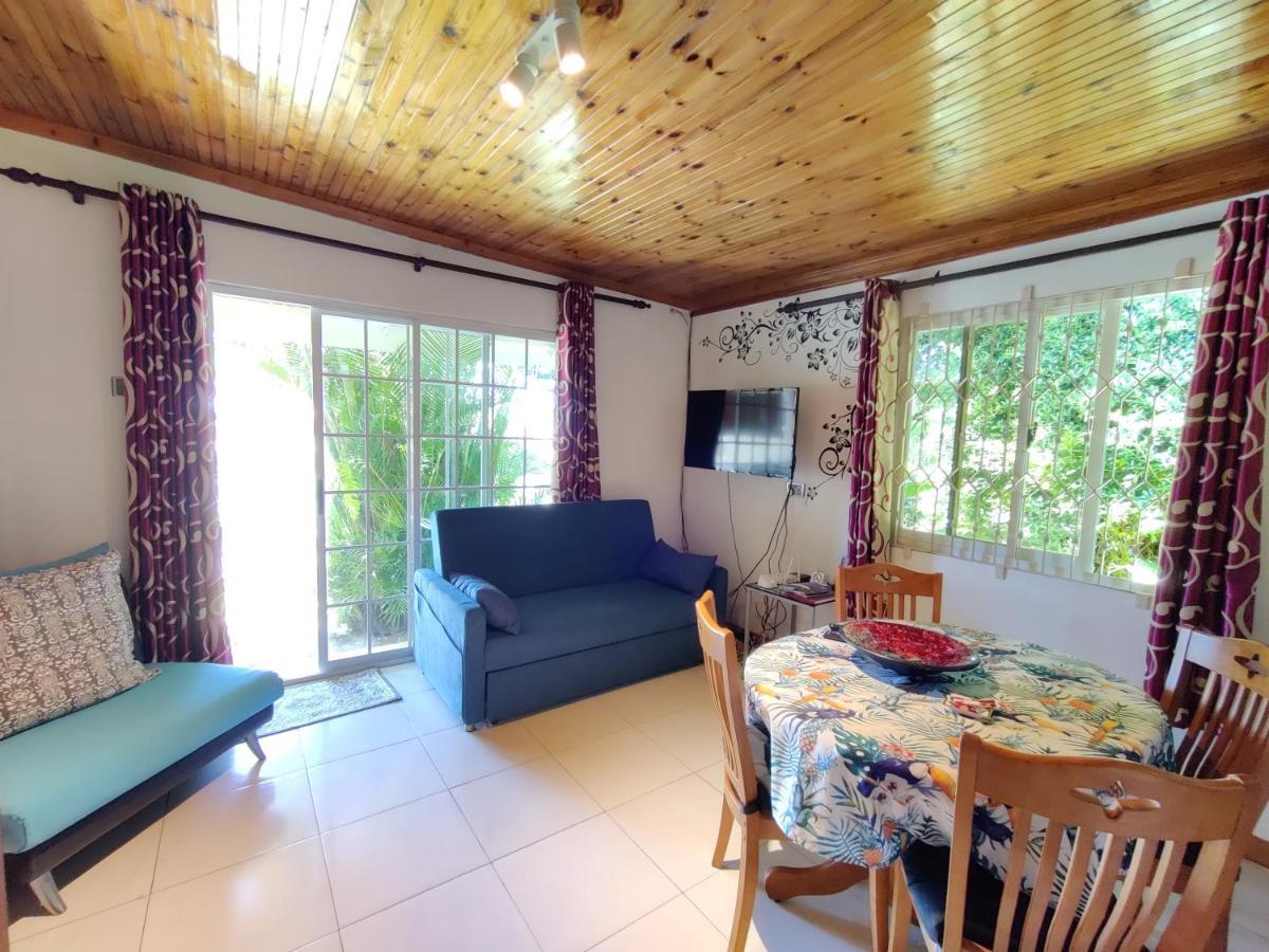 Appartement The Reef Palm à Anse aux Pins Extérieur photo