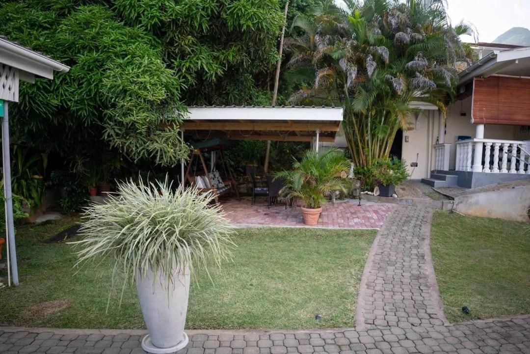 Appartement The Reef Palm à Anse aux Pins Extérieur photo